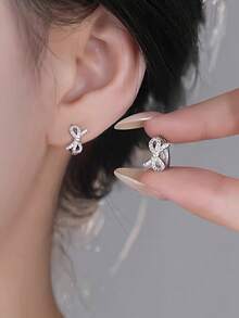 1 Pair Hollow Butterfly Cubic Zirconia Encrusted Elegant Chic Lightweight Copper Hoop Earrings, Sophisticated Quality, Suitable For Everyday Casual Wear