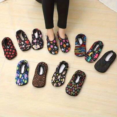 1 Paar zufälliges Erdbeeren- und Herz-Muster rutschfeste warme Winter Hausschuhe-Socken (Einheitsgröße), Damen Kniestrümpfe