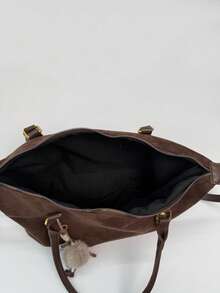 Bolso de mano de diseño de nicho de moda, unicolor simple, de alta calidad con textura mate de imitación, con lindo colgante de peluche, bolso cruzado de mujer de gran capacidad y versátil para el día a día, adecuado para salir a cenar, ir de compras, ir al trabajo, etc.