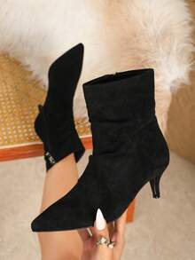 Sepatu Bot Ankle Wanita HGUIGJ dengan Ujung Lancip dan Hak Stiletto, Detail Kerut, Desain Resleting Belakang, Bahan Suede, Elegan, Musim Gugur/Dingin, untuk Perjalanan, Kencan, Pesta Malam, Sepatu Bot Gaya Jalanan - Hitam - View 3