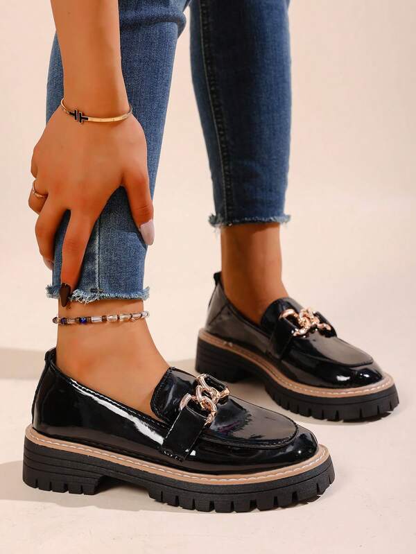 Women's Comfortable Thick Sole Black Patent PU Casual Slip-On Loafers, Fashion College Style Low Vamp Chain Decor Flat Oxfords, Student Shoes