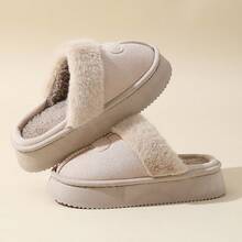 2025 [أفضل مبيعات شيون] نعال سميكة من فرو الفرو الصناعي، نعال نسائية دافئة من القطيفة مع غطاء للأصابع للشتاء، نعال قطنية مريحة مضادة للانزلاق قابلة للارتداء على الوجهين - بيج - مشاهدة 2