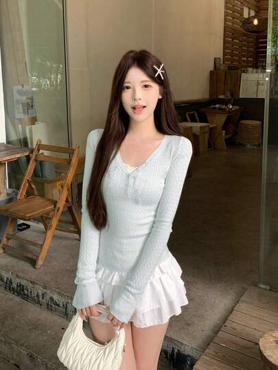 Women's Autumn Korean Style Textured V-Neck Slim Fit Long Sleeve Knit Sweater Top