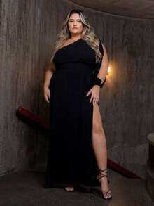 Women's Plus Size Long Dress With Single Sleeves And Slit And Delicate Premium Belt - Black - View 2