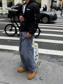 男士浅蓝色水洗牛仔裤，复古街头风宽松直筒裤 - 中等水洗藍 - 查看 2