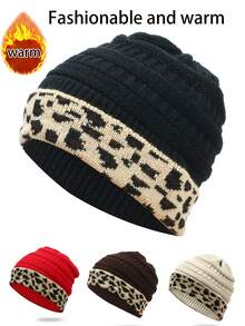 Damen warme gestrickte Mütze mit großem Fellbommel, einfarbig, vielseitig, dick gefüttert, geeignet für Outdoor-Radfahren, modisch personalisiert, lässig elegant im Retro-Street-Style, Polyester, Herbst Winter Halloween