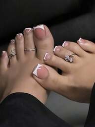 24Pcs Medium Square Press-On Toenails White French Tips Toenail Minimalist Full Cover Women Girls Daily Wear Art Charms Summer Nails Nail Supplies Nails
