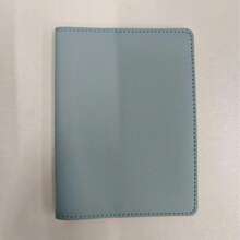 1 Cross-Border PU Leather Passport Holder, Unprinted Version Portable Document Organizer (3 Colors Available: Light Pink, Light Blue, Black). It Symbolizes The Storage Of Documents During Cross-Border Travel, The Lightness And Simplicity Of Daily Carrying, And The Low-Key Adaptation To Different Styles.