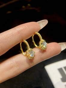 一对1克拉闪耀永恒莫桑石耳环，S925纯银材质，奢华订婚结婚耳环，生日周年纪念礼物，送给闺蜜 - 璀璨時光莫桑耳環-1ct - 查看 2