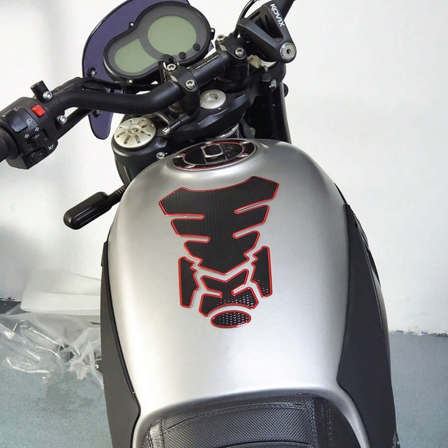 Pegatina protectora para el tanque de combustible de la motocicleta con patrón de espina de pescado, pegatina decorativa con forma de motocicleta, resistente al agua, de PVC suave y resistente a los arañazos, el mejor regalo para los entusiastas de las motocicletas, un regalo para el novio, el esposo, el hermano o el hermano menor
