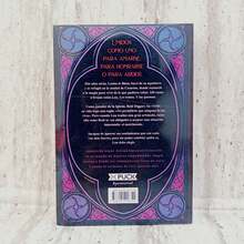 Asesino de brujas, La Bruja Blanca de Shelby Mahurin, literatura de fantasía y romance con elementos de magia oscura, novela juvenil recomendada para lectores apasionados. - Libro único - Ver 2