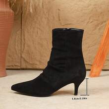 Sepatu Bot Ankle Wanita HGUIGJ dengan Ujung Lancip dan Hak Stiletto, Detail Kerut, Desain Resleting Belakang, Bahan Suede, Elegan, Musim Gugur/Dingin, untuk Perjalanan, Kencan, Pesta Malam, Sepatu Bot Gaya Jalanan - Hitam - View 6