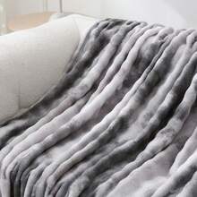 1 件大理石印花牛奶毛绒仿毛皮盖毯，柔软温暖，可双面使用旅行/床毯，适用于客厅、沙发、卧室、宿舍 - 深灰色 - 查看 2