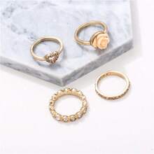 4pcs/Set Women's Rings, Gold Heart Flower Rhinestone Rings, Hollow Heart Rose Flower Alloy Rings Set, Fashion Metal Texture Simple Stackable Rings, Suitable For Daily Wear, Gifts For Girlfriend, Friends, Christmas, Halloween, New Year 2025