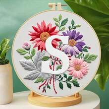 26 Alphabet Floral Cross Stitch Kit, DIY Materials (Including Embroidery Frame, Scissors, Threader, Needles & Threads), 11CT Grid 29*29cm Decorative Painting, Home Gift, Beginner Embroidery