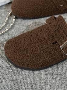 نعال منزلية للنساء من القماش الفاخر - أعلى وبطانة من قماش ناعم، وأسفل من مادة PVC ماصة للصدمات، مناسبة للارتداء داخل وخارج المنزل، نعال منزلية كاجوال - بيج - صوف الحملان بني غامق - مشاهدة 7