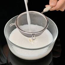 WORTHBUY 304不锈钢面粉筛，带塑料手柄，多功能细网筛勺，豆浆、果汁、残渣过滤勺，滤网，可重复使用的撇渣勺，烘焙工具，适用于厨房餐厅烹饪用具 - 彩色 - 查看 2