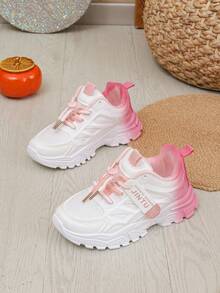 زوج من الأحذية المسطحة ذات اللون التدرجي للجنسين، أحذية رياضية ناعمة القاع غير قابلة للتنفس للأطفال عصرية وجذابة، أحذية جري متعددة الوظائف وأنيقة، مناسبة للطلاب للارتداء اليومي في جميع الفصول (الأرضية) - وردي - مشاهدة 4