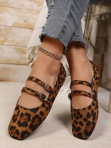春秋新款豹纹方头女士平底鞋，时尚日常通勤扣环平底女鞋，轻便舒适芭蕾平底玛丽珍鞋一脚蹬乐福鞋