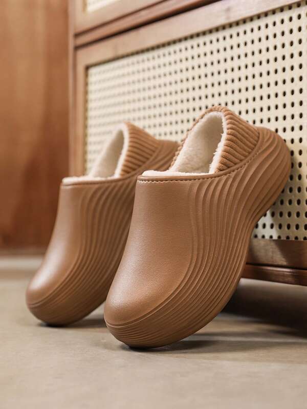 حذاء رجالي جديد لخريف/شتاء 2025 ذو قاعدة سميكة، منفذ للهواء، سهل الارتداء، من مادة EVA سهلة التنظيف، مغلق من الأمام، بطانة دافئة، مناسب للطهاة والعمل، سهل الارتداء