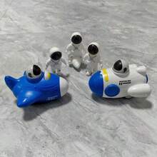 سيارة لعبة ضغط بموضوع الفضاء للأولاد، تتضمن صاروخ، مركبة فضائية + 3 رواد فضاء. مناسبة كهدية عيد ميلاد للأطفال