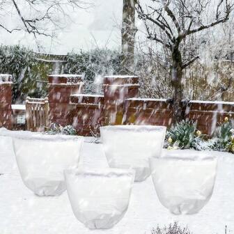 1件加厚白色植物防霜罩，带抽绳，透气防水保护袋，适用于户外花园树木灌木冬季养护，防霜罩，户外植物树木灌木防冻保温袋，加厚冬季防霜布，适用于花园灌木果树养护