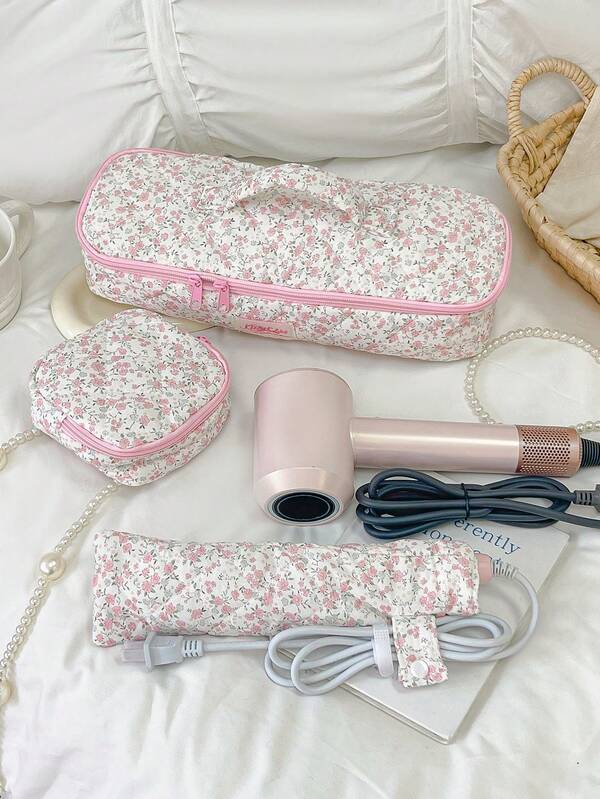 1Pc/Set All Over Ditsy Floral Print Quilted Hair Dryer Storage Bag Mesh Pocket Design Inside Curling Iron Storage Bag Hair Clips Storage Bag Cosmetic Bag Makeup Bag Set Jewelry Organiser Multi-Functional Storage Bag Hair Dryer Holder Hair Tool Bag Set Travel Carrying Organizer Bag For Crimping Hair Tools(Curling Iron, Hair Dryer),Hair Clips,Hair Straightener, Ideal For Home&Travel,Travel Essentials Cruise Essentials Bridesmaid Gifts Mom Gifts