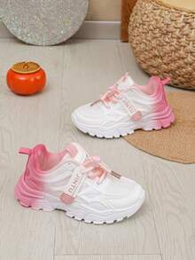 زوج من الأحذية المسطحة ذات اللون التدرجي للجنسين، أحذية رياضية ناعمة القاع غير قابلة للتنفس للأطفال عصرية وجذابة، أحذية جري متعددة الوظائف وأنيقة، مناسبة للطلاب للارتداء اليومي في جميع الفصول (الأرضية) - وردي - مشاهدة 3