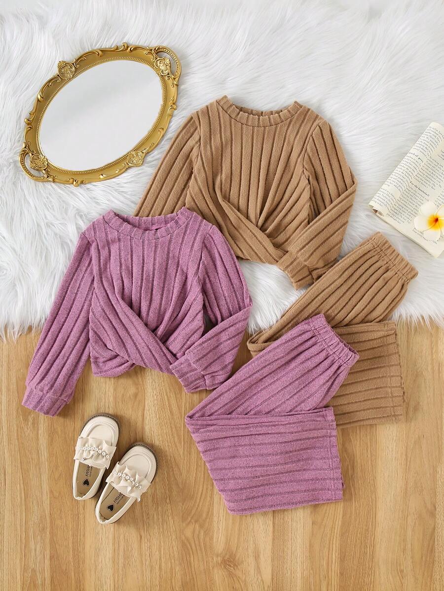 Conjunto de 4 piezas de top corto acanalado de unicolor y pantalones acampanados para niñas, atuendo casual y cómodo para otoño/invierno