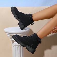 Women's Thick Sole Lace-Up Combat Boots - Round Toe Platform Shoes - Retro Streetwear Style - Suitable For Casual Outings, Commuting And Multiple Occasions - Essential For Autumn/Winter