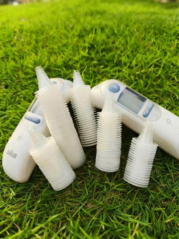 1 Scatola da 20 pezzi/2 Scatole da 40 pezzi/3 Scatole da 60 pezzi/5 Scatole da 100 pezzi di Coperture di alta qualità per sonda di termometro auricolare, Cappucci di ricambio monouso per termometro auricolare, Filtri lenti per termometro auricolare, Termometro auricolare monouso.