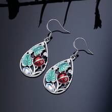 1pc Elegant Cute Sweet Detailed Ladybug & Leaf Inlaid Artificial Moonstone Women Pendant Earrings, Suitable For Daily, Party, Holiday, Dating, Gift