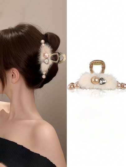1pc Korean Fashion Polyester Fiber Large Claw Clip Elegant Heart-Shaped Furry Hair Clip For Women Elegant Hair Accessories Winter Hair Clutch