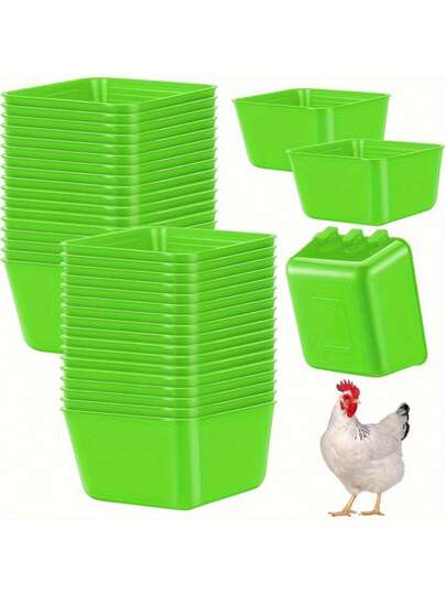 3/10 قطع من أحواض الطعام والماء المعلقة باللون الأحمر والأخضر، مناسبة للدجاج والأرانب والطيور. كل كوب قفص سعة 16 أونصة مزود بخطاف للتعليق السهل، مصمم للاستخدام في مساكن الدواجن كموزع للماء والبذور. مصنوعة بتصميم سهل التنظيف، هذه الأحواض مثالية لتطبيقات إسكان الدجاج.