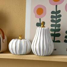 - Decoracin de otoo de calabaza, calabazas blancas y doradas para decorar centros de mesa de Accin de Gracias, decoracin de calabazas de resina artificial para repisa, decoracin de mesa - Blanco y dorado + Juego de 2 - Ver 9