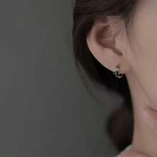 2 件经典闪亮方晶锆石精致小环耳环，适合女性婚礼和日常使用，小巧耳钉，情人节或生日送给女朋友的绝佳礼物 - 款2 銀色 - 查看 3