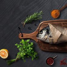 1 Rolle - Schwarzes Holz Kontaktpapier, Abziehbar und Klebend für Arbeitsplatten, authentischer Holzoptik, strapazierfähig, verstärkend wasserdicht für Zuhause und Büro, schwarzes Holz Abzieh- & Klebefolie - wasserdicht, selbstklebend, dekorativ für Möbel und echte Holzoberflächen, leicht zu reinigen