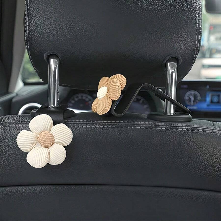 2 Stück gewebte Blumen Autositz Rückenlehnen Haken, multifunktionale Cartoon Autositz Kopfstützen Haken, auch vielseitig einsetzbare Vordersitz Aufhänger. Praktisch für den Gebrauch im Auto, hergestellt aus strapazierfähigem ABS-Harz Material, nicht nur mit guter Aufbewahrungshaken-Funktion, sondern auch mit einem Hauch von Wärme und Spaß im Autoinneren durch das gewebte Blumen- und Cartoon-Design.