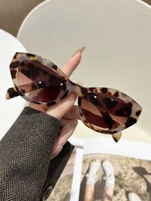 1 Pair Women's Fashionable Fashion Glasses, Summer Beach Accessory - Multicolor - View 1