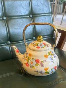 1pc, Light And Fresh Enamel Kettle, Heat-Resistant, Suitable For Boiling Water, Making Coffee Or Brewing Tea. This Is A Portable Water Bottle, Suitable For Backyard Barbecues, Camping And Picnics. It's A Great Gift For Friends And Relatives On Festivals And Birthdays