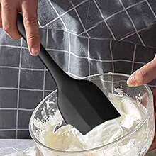 43 قطعة مجموعة أدوات المطبخ ذات المقابض الخشبية والسيليكون، أدوات طهي وطبخ غير لاصقة، تشمل: مكشطة، ملعقة، خفاقة، فرشاة تحميص، ملقط طعام، قاطع بيتزا، ملحقات الخبز والطهي، آمنة للغسل في غسالة الأطباق - متعدد الألوان - مشاهدة 3