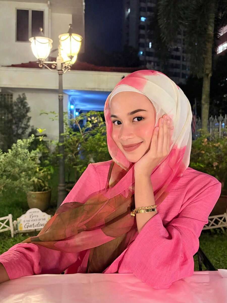 1条波西米亚风印花女士雪纺围巾，休闲透气多功能头巾，长款披肩，防晒