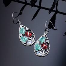 1pc Elegant Cute Sweet Detailed Ladybug & Leaf Inlaid Artificial Moonstone Women Pendant Earrings, Suitable For Daily, Party, Holiday, Dating, Gift