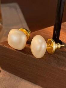 2pcs Luxury Gold Plated 3D Cube Pearl Stud Earrings, Ideal Earrings For Women's Weddings And Events - Small Square Pearl Earrings - View 2