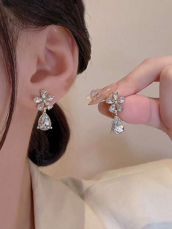 1 Pair Fashion Crystal Flower Stud Earrings With Rhinestones, Delicate & Luxurious Earrings