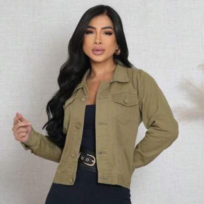 Jaqueta Jeans Feminina Fashion com Barra Tradicional e Botão Forrado Verde Militar