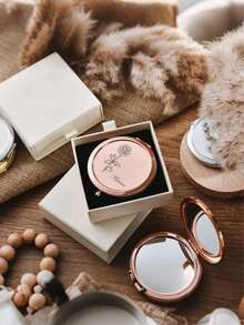 1 قطعة مرآة مدمجة من الفولاذ المقاوم للصدأ مع نقش تصميم زهرة الميلاد - هدية مخصصة باسم للنساء، وصيفة العروس، الزفاف، عيد الميلاد، إكسسوارات جمال محمولة أنيقة - متعدد الألوان - مشاهدة 7