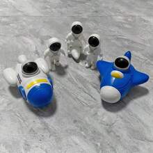 سيارة لعبة ضغط بموضوع الفضاء للأولاد، تتضمن صاروخ، مركبة فضائية + 3 رواد فضاء. مناسبة كهدية عيد ميلاد للأطفال