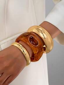 4 Pcs Oversized Chunky Resin Cuff Bangles Set, Minimalist Stackable Golden Color Metal Wheels Bracelets Set, Women Fashionable Jewelry Set For Daily Wear, Dating, Party