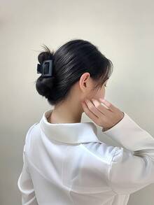 4/1pc Solid Color Ladies 5.5cm Square Plastic Small Hair Clip, Fashionable, Elegant, Stylish, Minimalist, For Everyday Wear, Party, Commute, Vacation - For Styling, Washing, Makeup, Clothing Accessories Hair Clip Summer Hair Clip Chin Hair Clip Hair Clip Handle Hair Clip, School Supplies, University At The End, Do Not Miss Elegant Claw Clip Winter Hair Accessories Fashion Hair Clutch